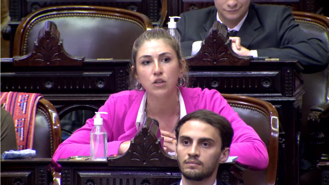 Una participante en su banca.